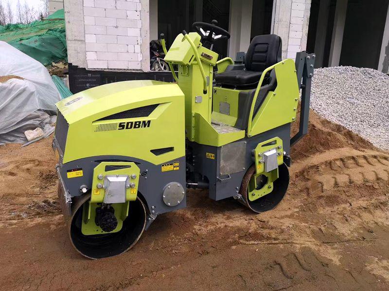 奔馬小型壓路機(jī)土方壓實(shí)、溝槽回填施工案例