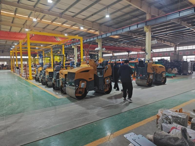 小型壓路機(jī)價(jià)格不能盲從，先把知識(shí)來(lái)學(xué)起！